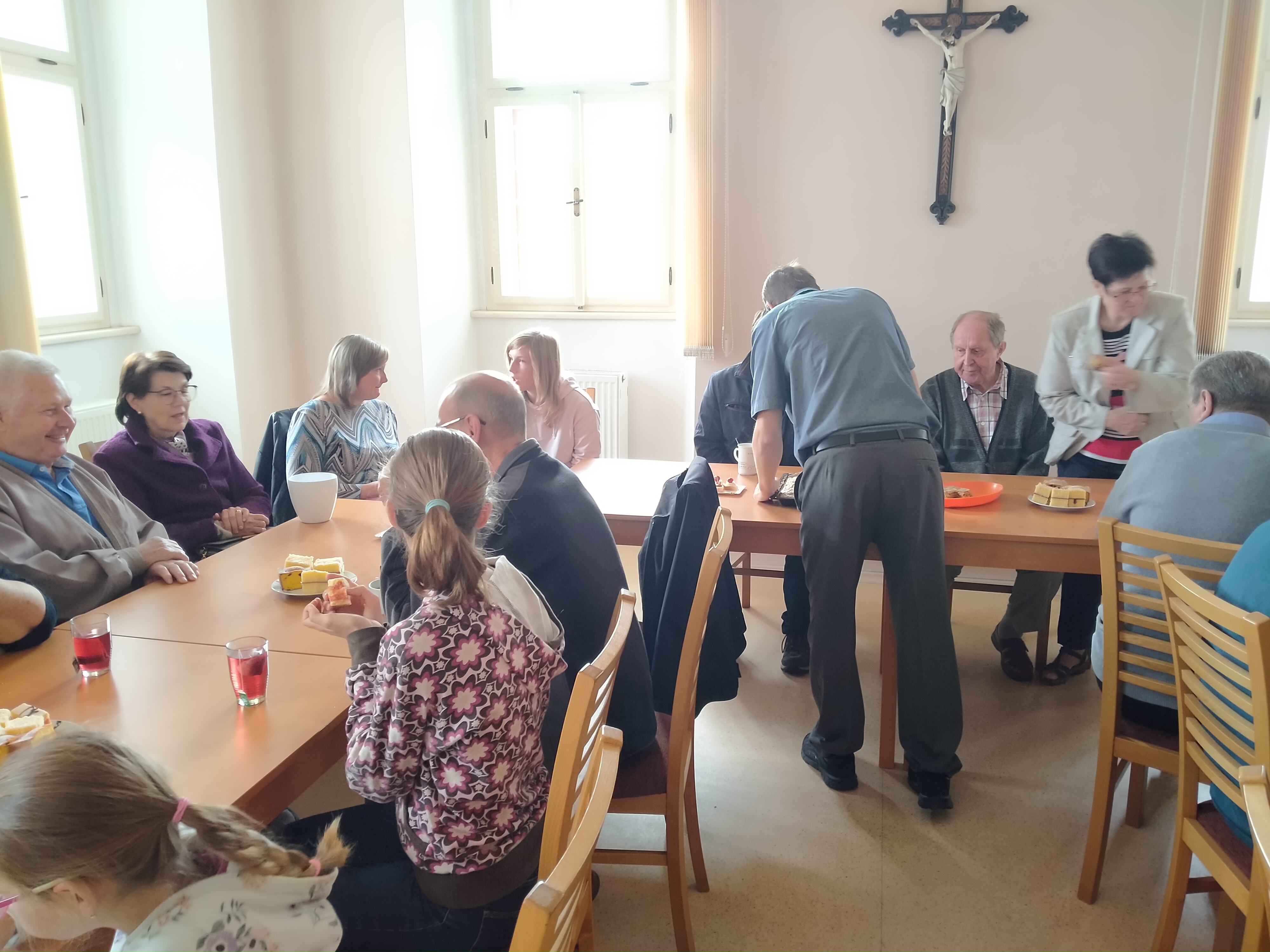 Farní kavárna - fotografie 4