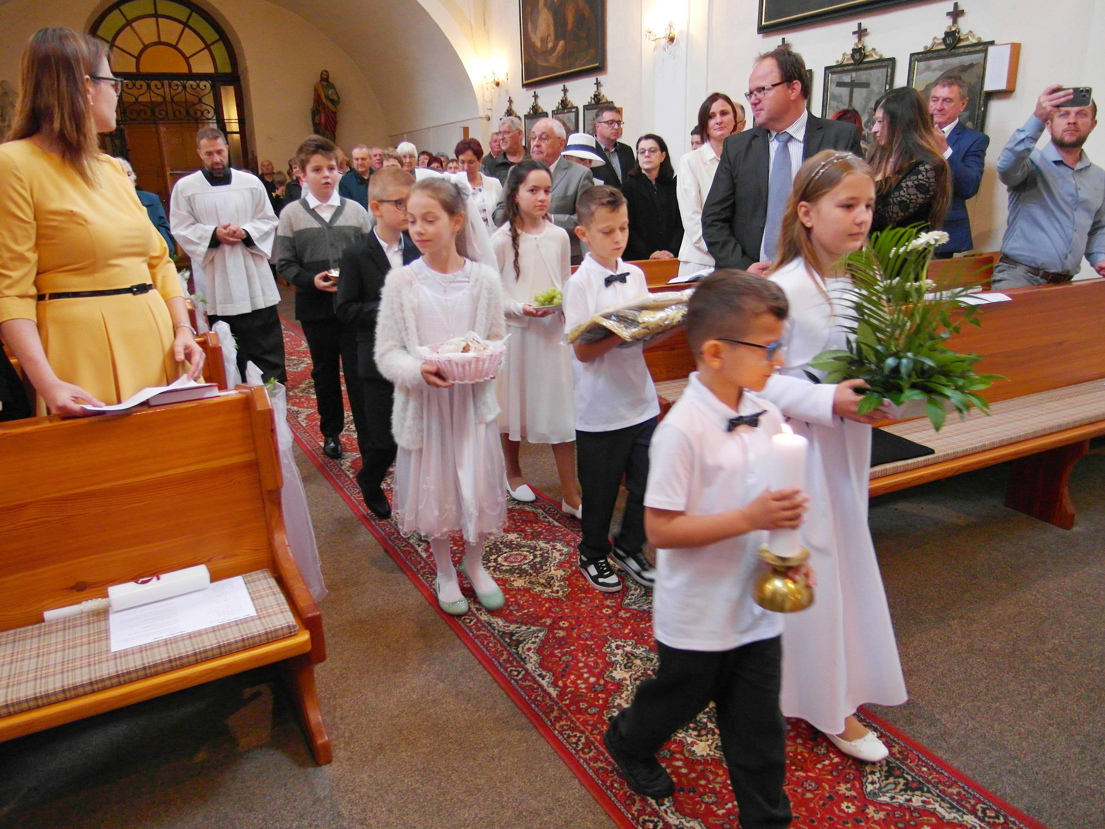 První svaté přijímání 2024 - fotografie 18