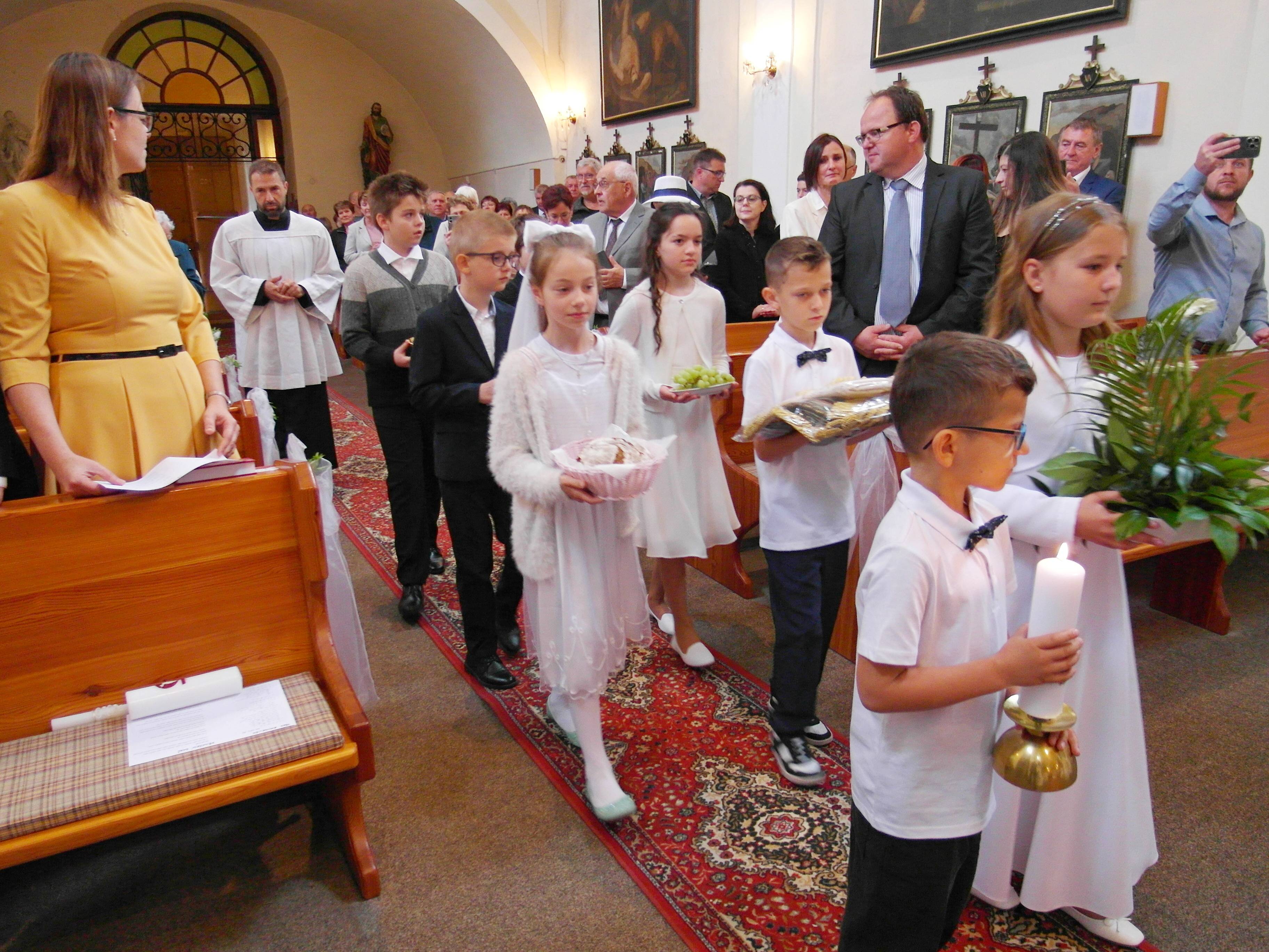 První svaté přijímání 2024 - fotografie 19