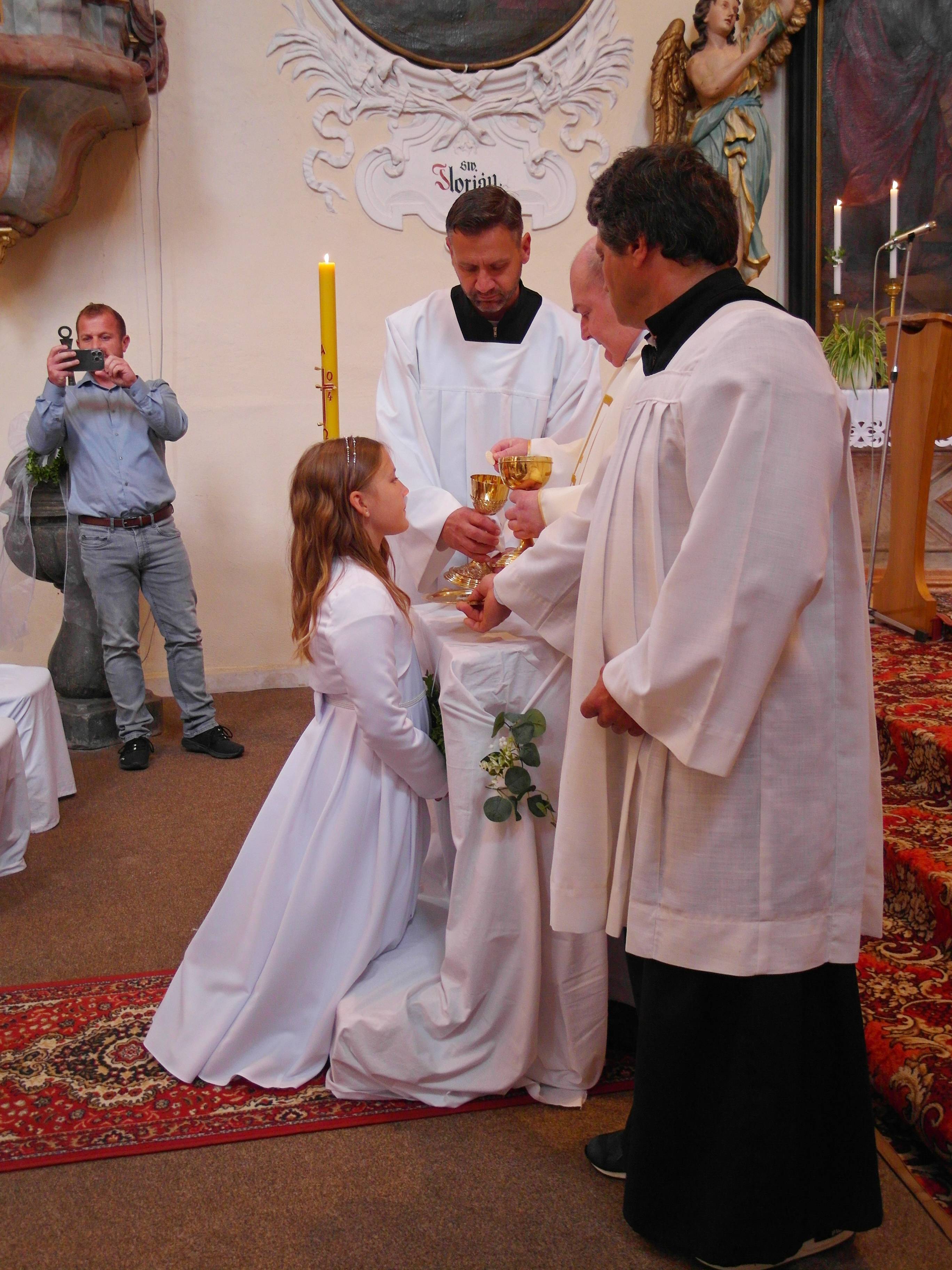 První svaté přijímání 2024 - fotografie 43