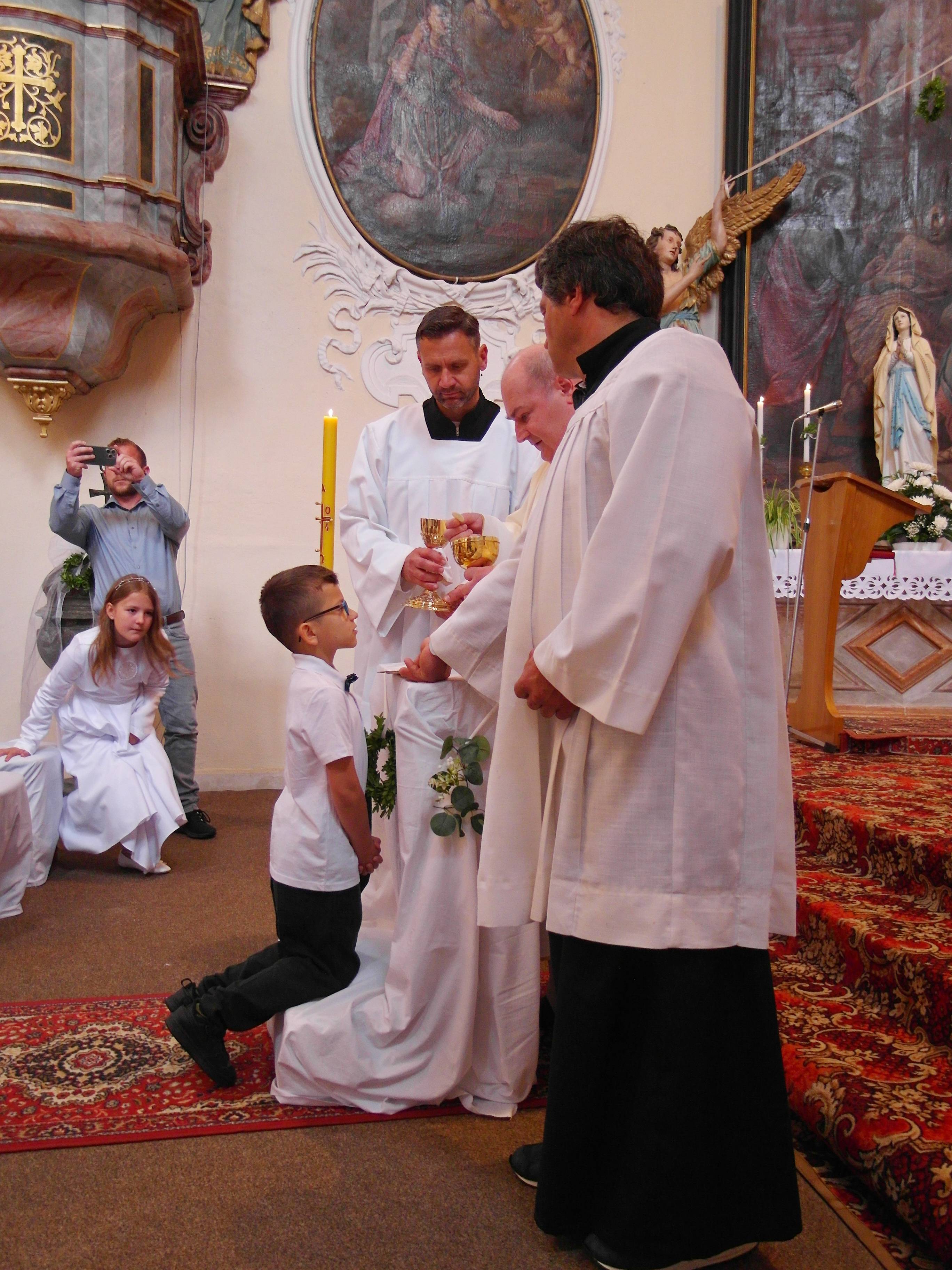 První svaté přijímání 2024 - fotografie 44