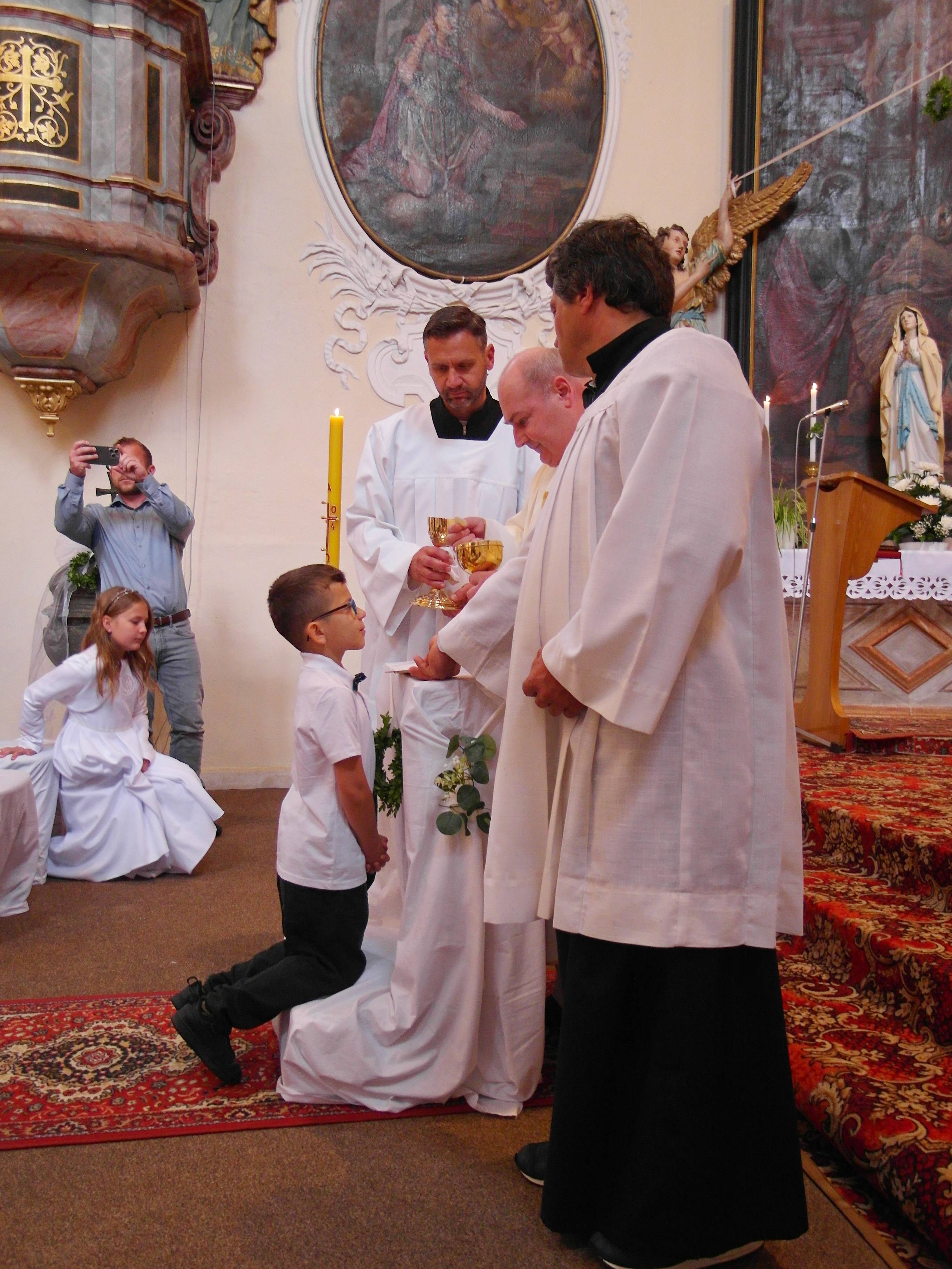 První svaté přijímání 2024 - fotografie 45