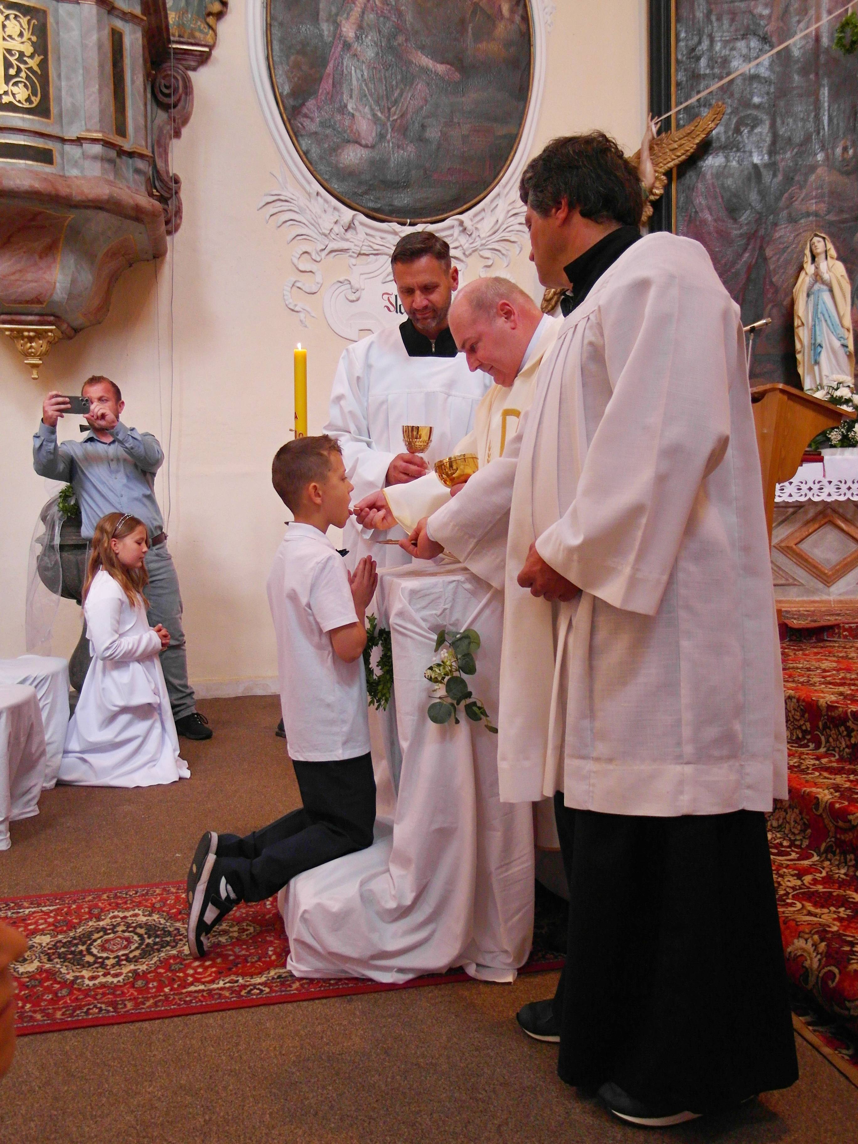 První svaté přijímání 2024 - fotografie 46