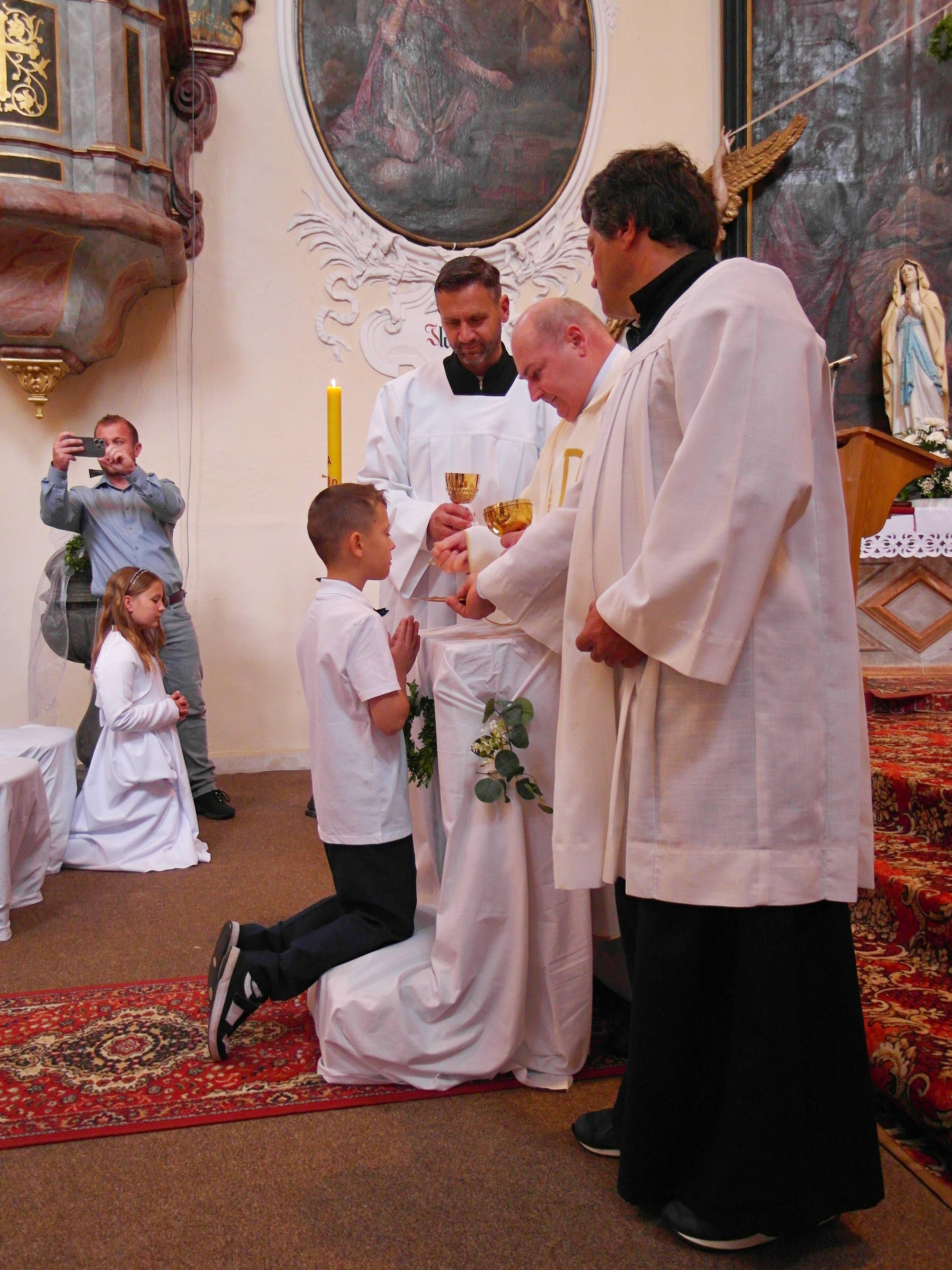 První svaté přijímání 2024 - fotografie 47