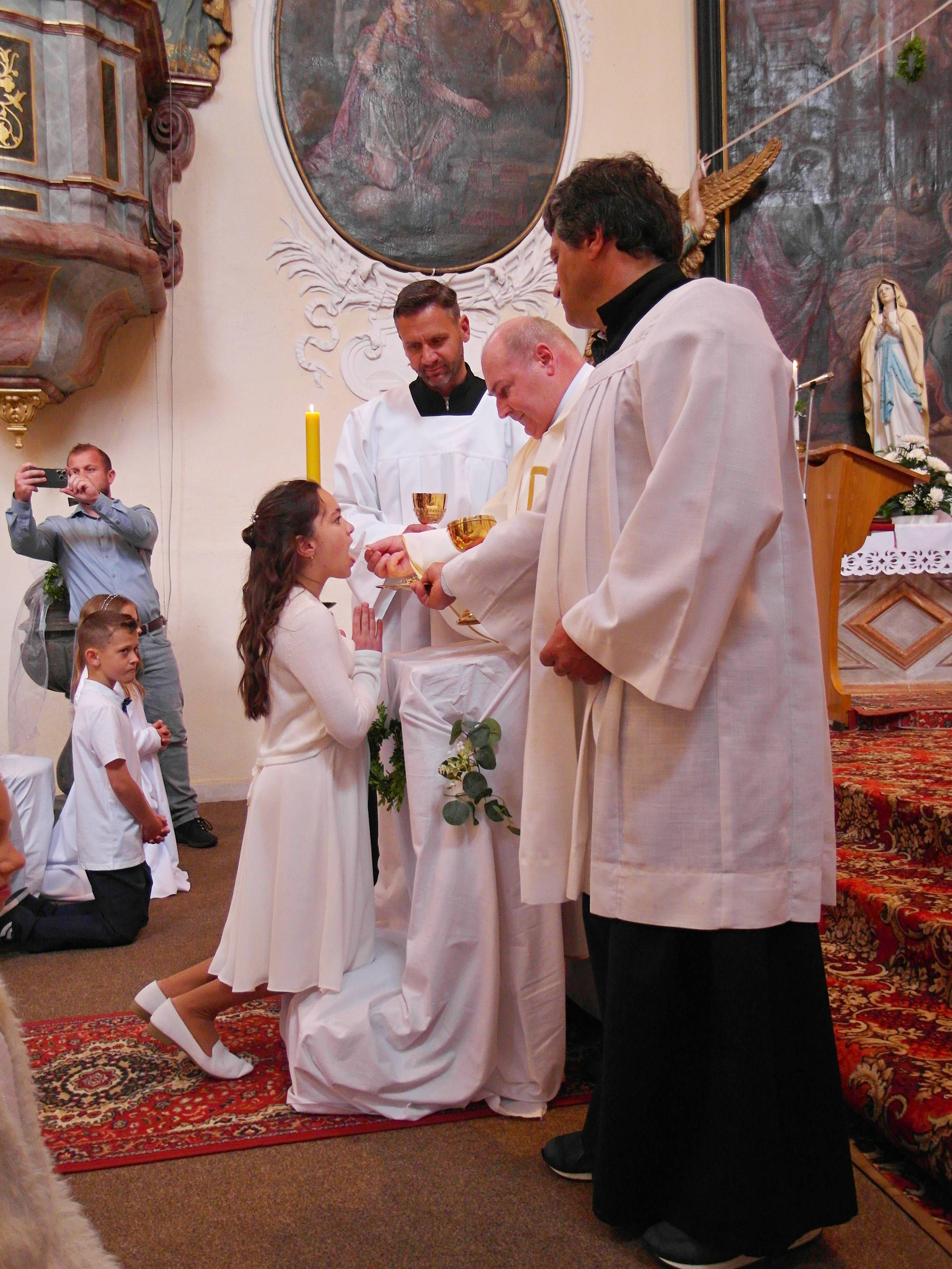 První svaté přijímání 2024 - fotografie 50