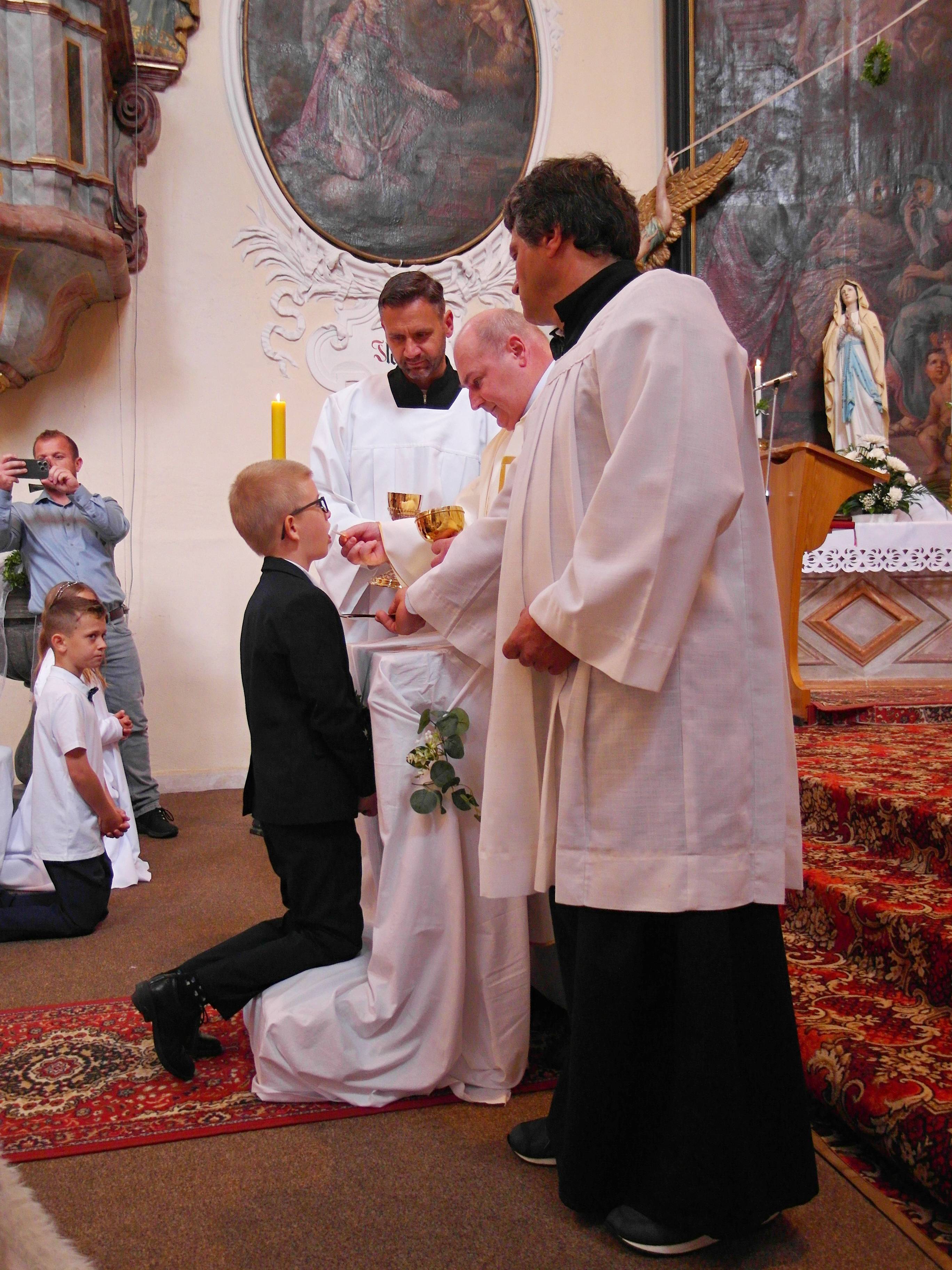 První svaté přijímání 2024 - fotografie 51