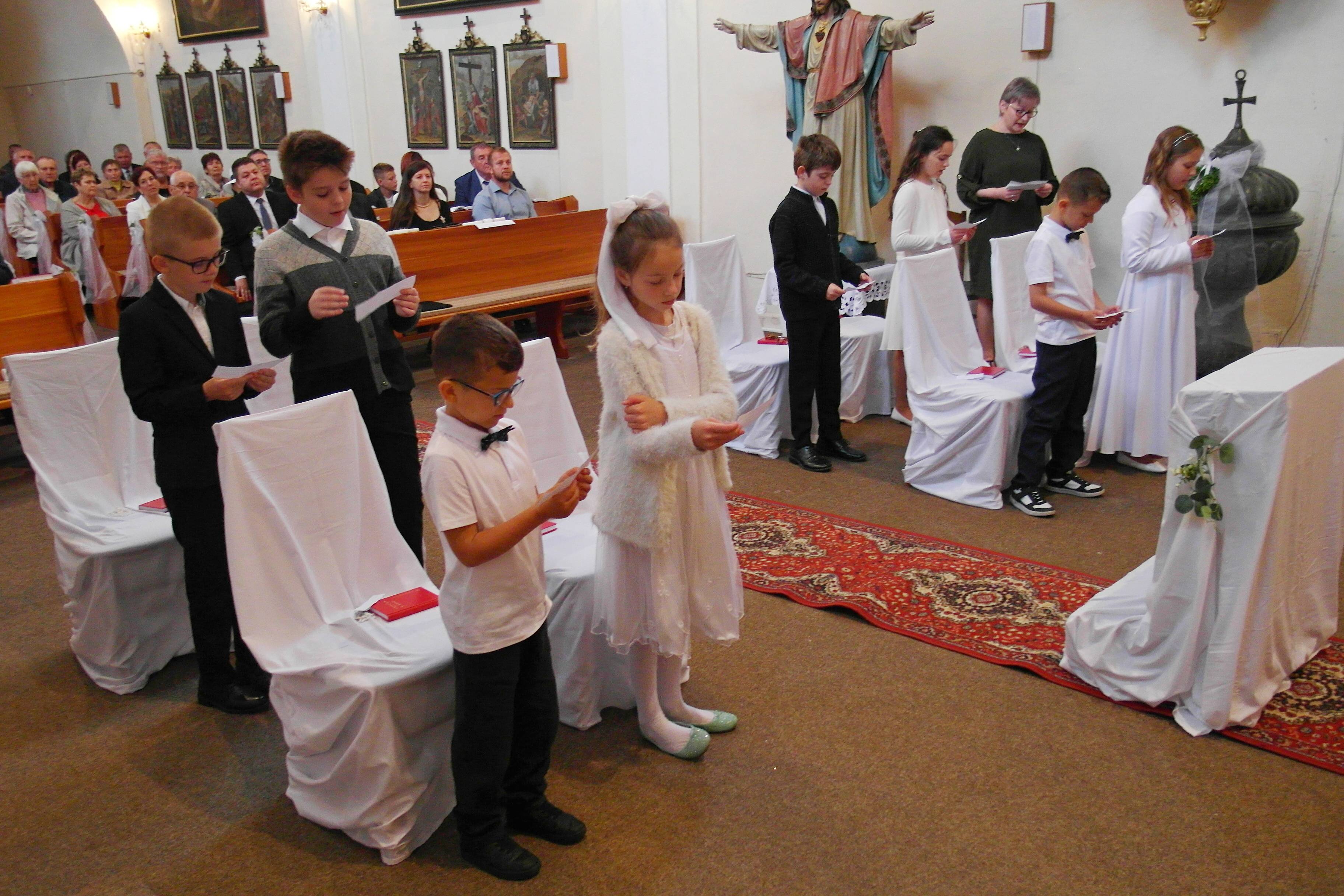 První svaté přijímání 2024 - fotografie 60