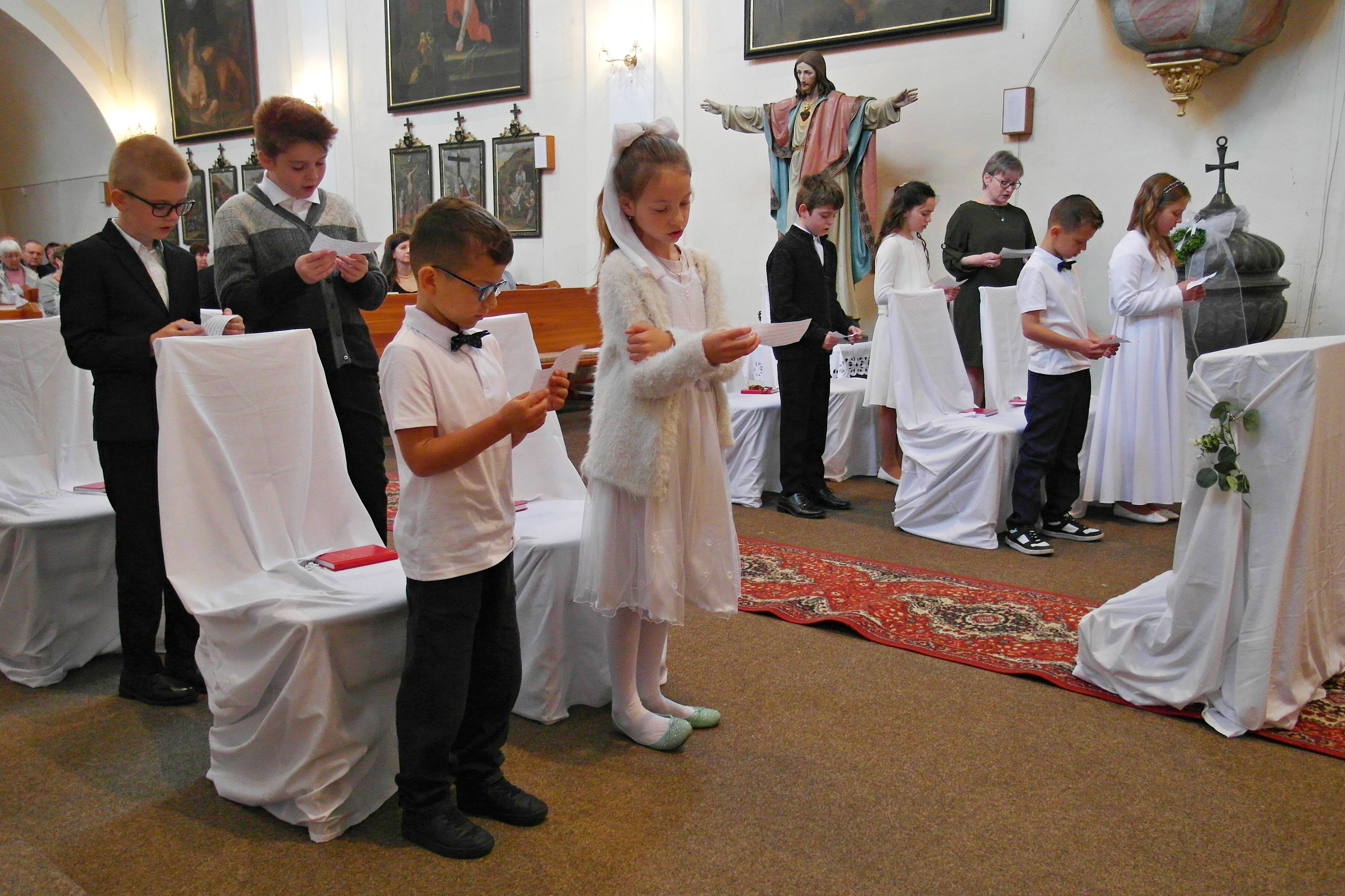 První svaté přijímání 2024 - fotografie 61