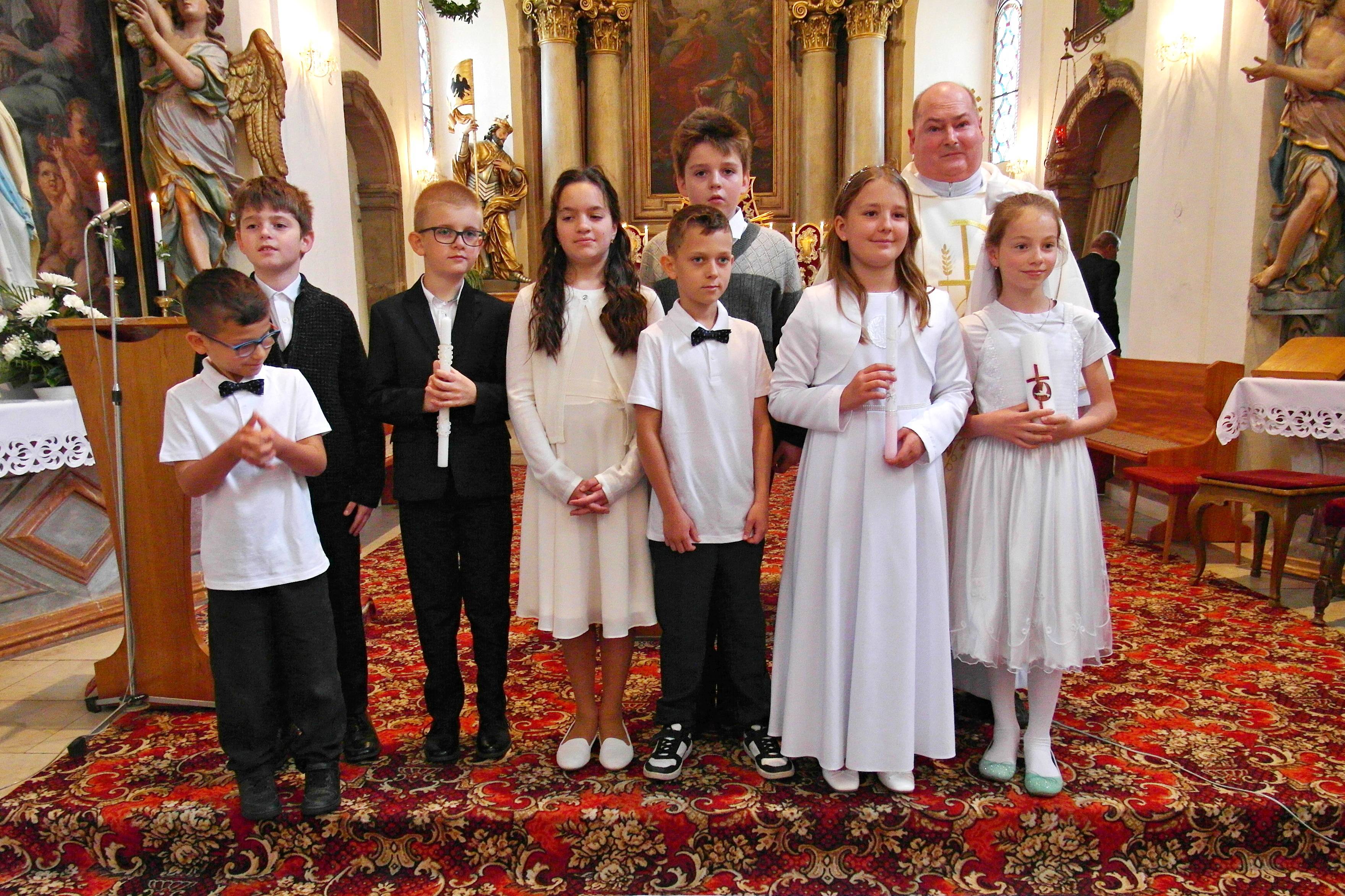 První svaté přijímání 2024 - fotografie 75