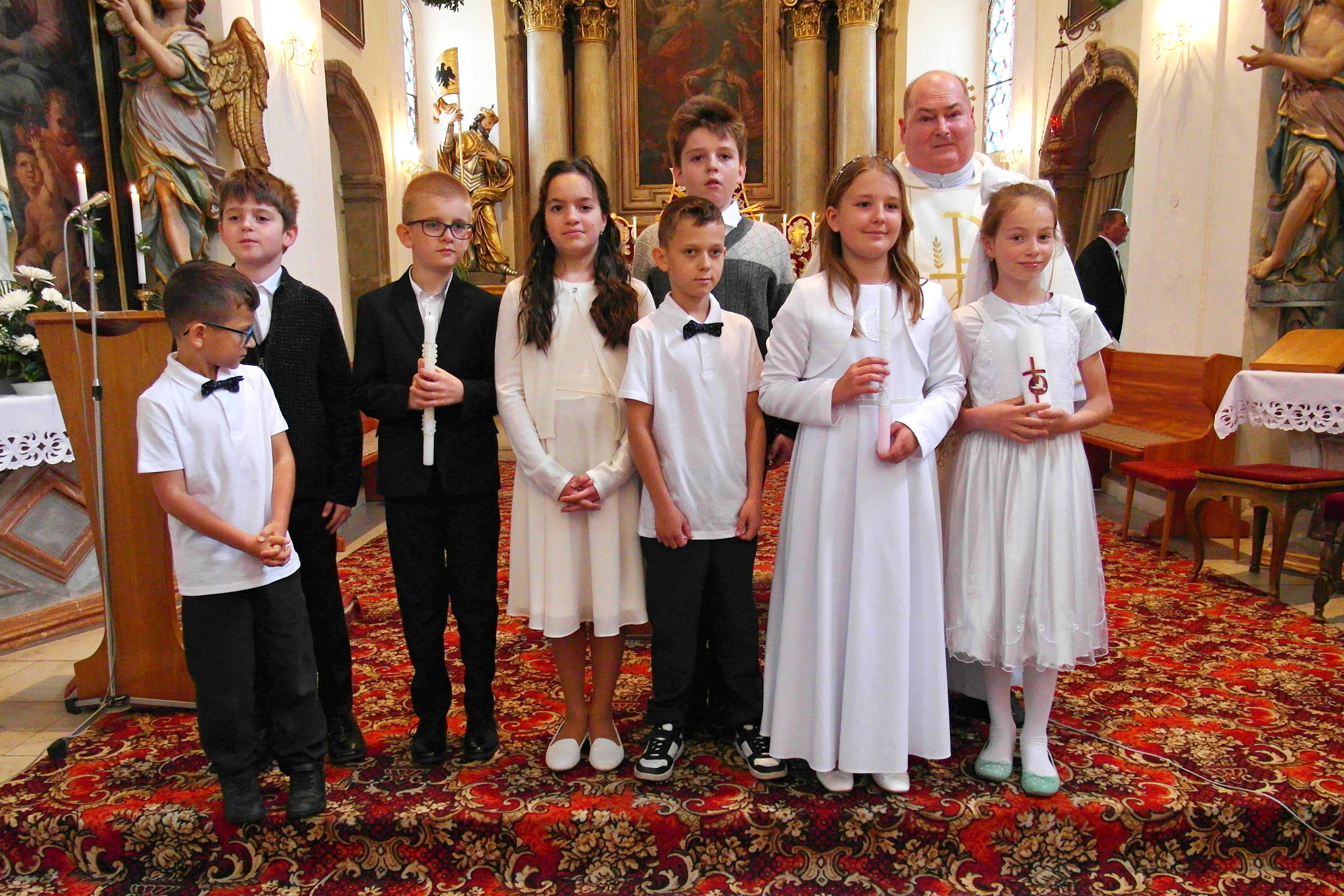 První svaté přijímání 2024 - fotografie 76