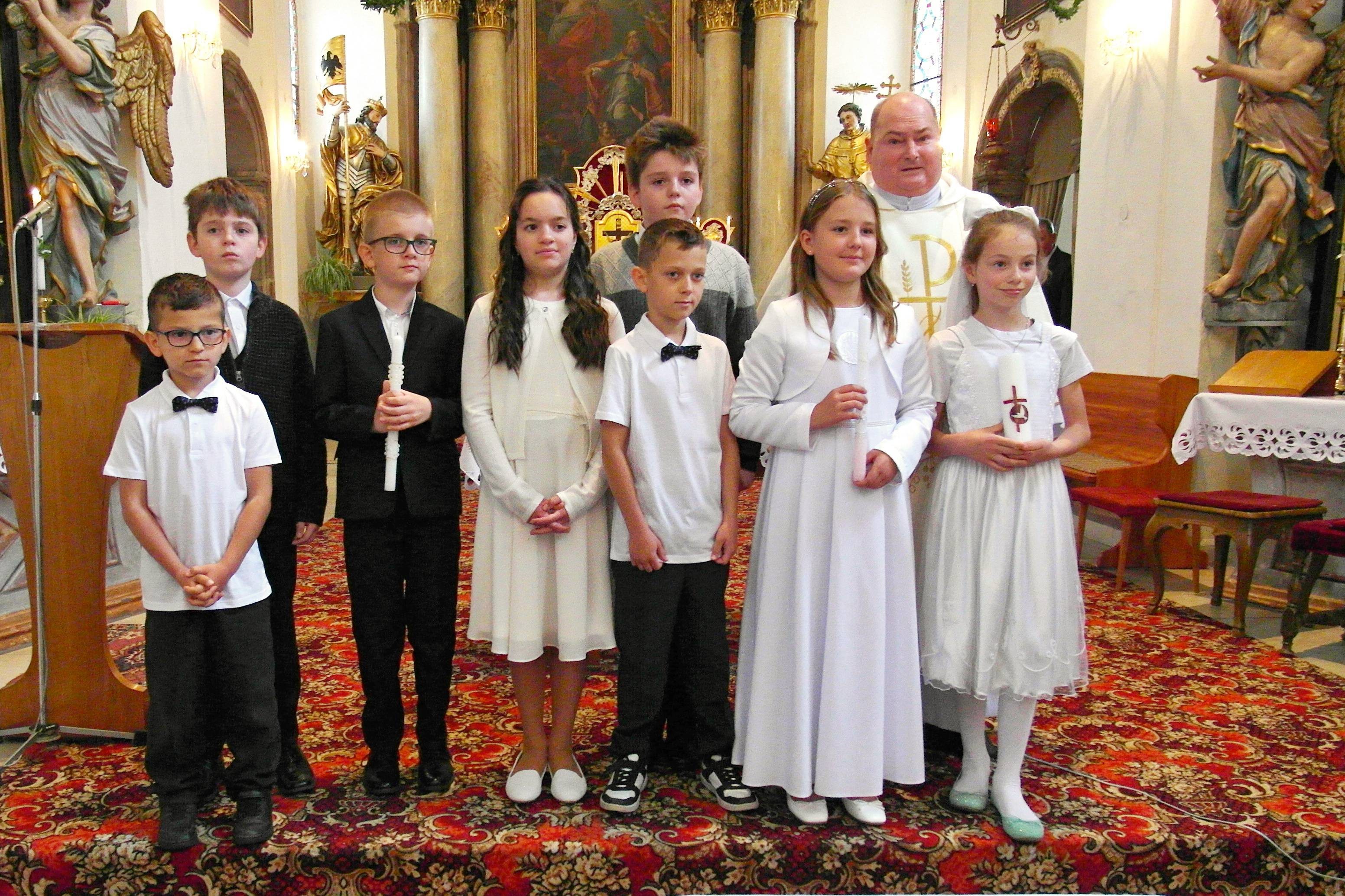 První svaté přijímání 2024 - fotografie 77