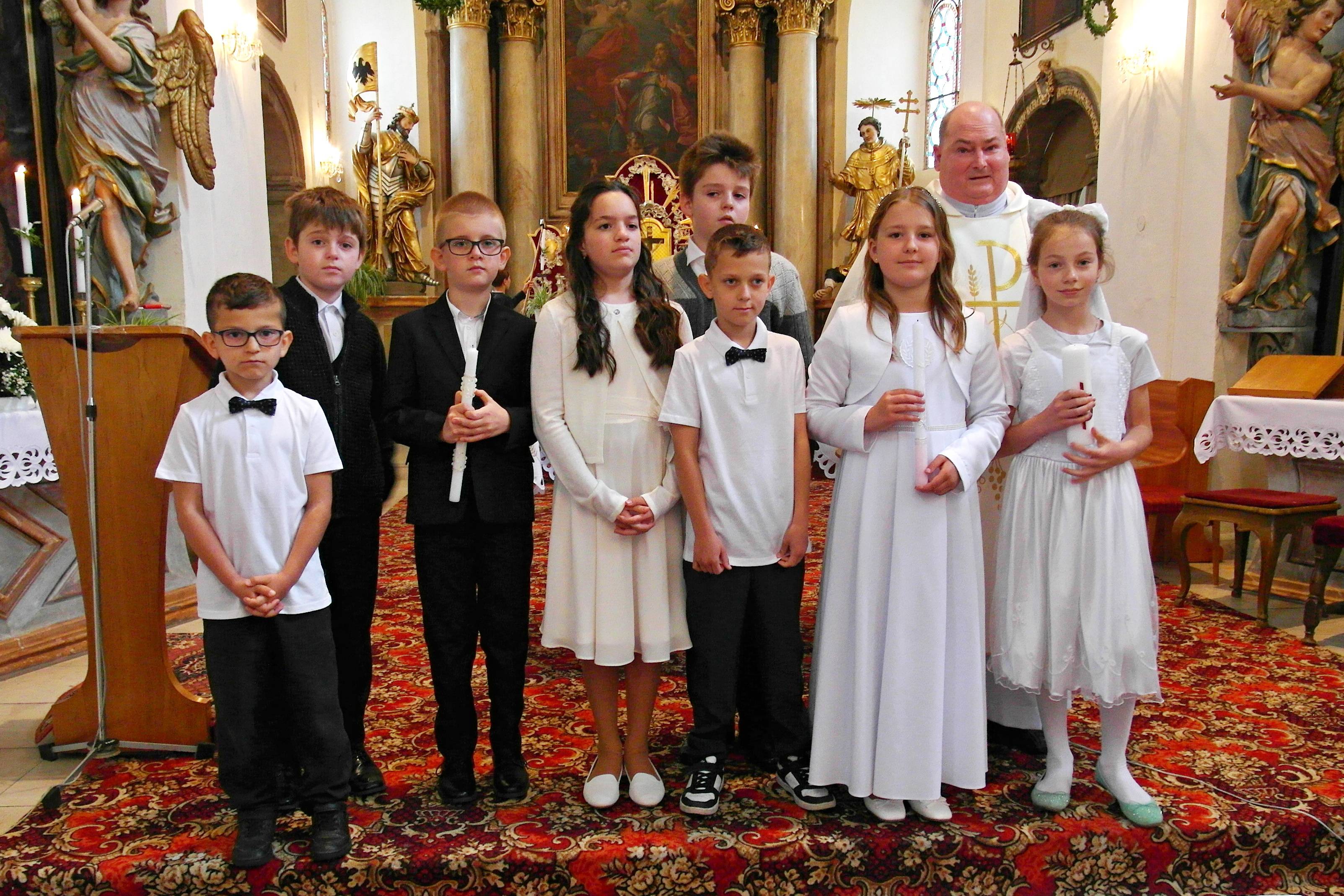 První svaté přijímání 2024 - fotografie 78