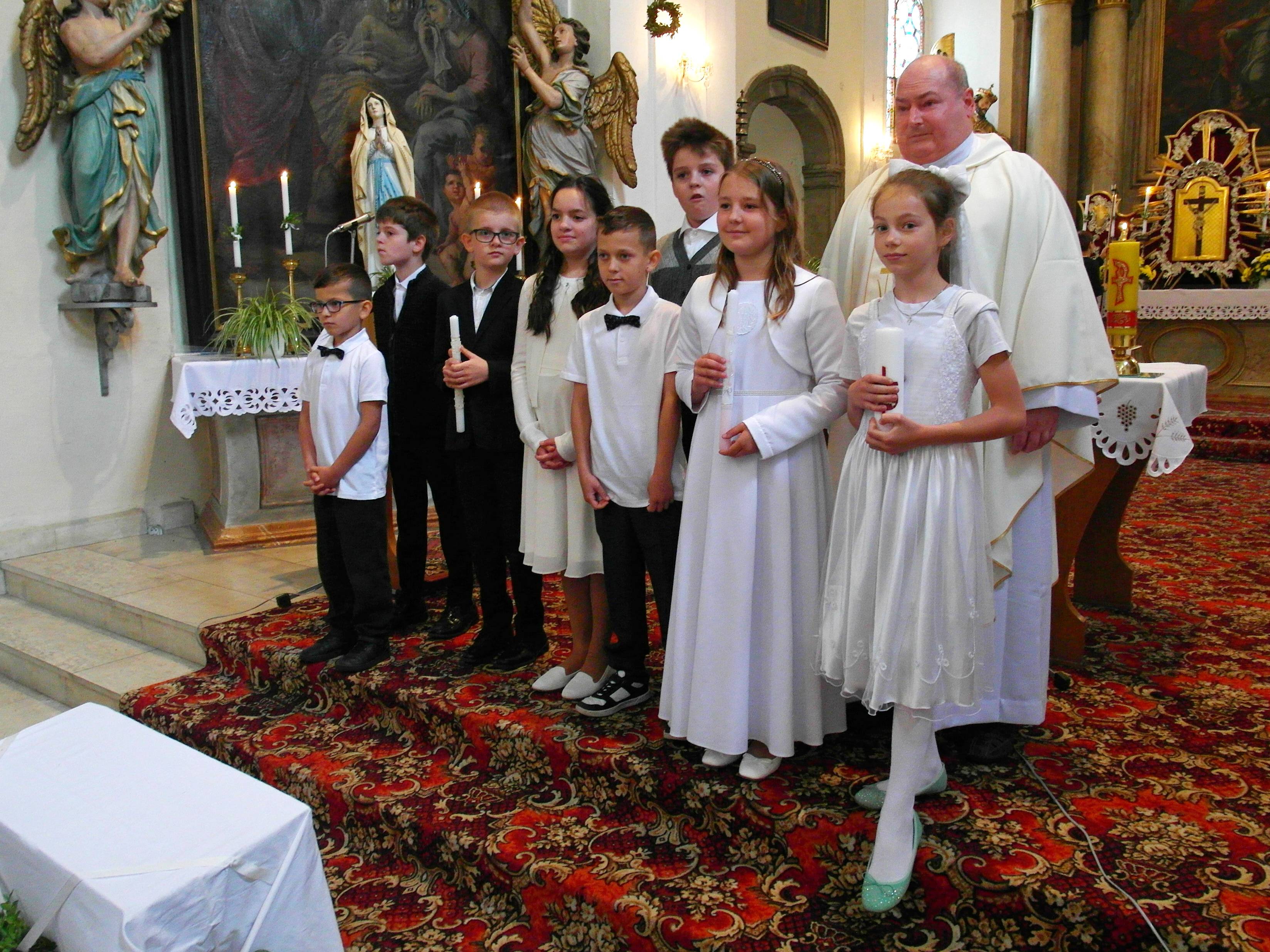 První svaté přijímání 2024 - fotografie 79